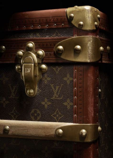 louis vuitton essential trunk replica|false louis vuitton prints.